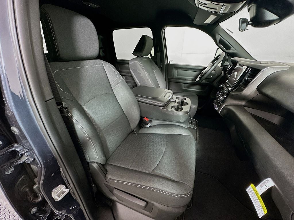 2026 RAM Ram 2500 RAM 2500 BLACK EXPRESS CREW CAB 4X4 6'4' BOX