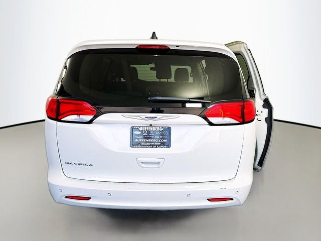 2019 Chrysler Pacifica L