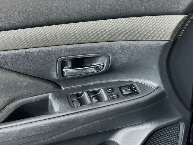 2014 Mitsubishi Outlander ES