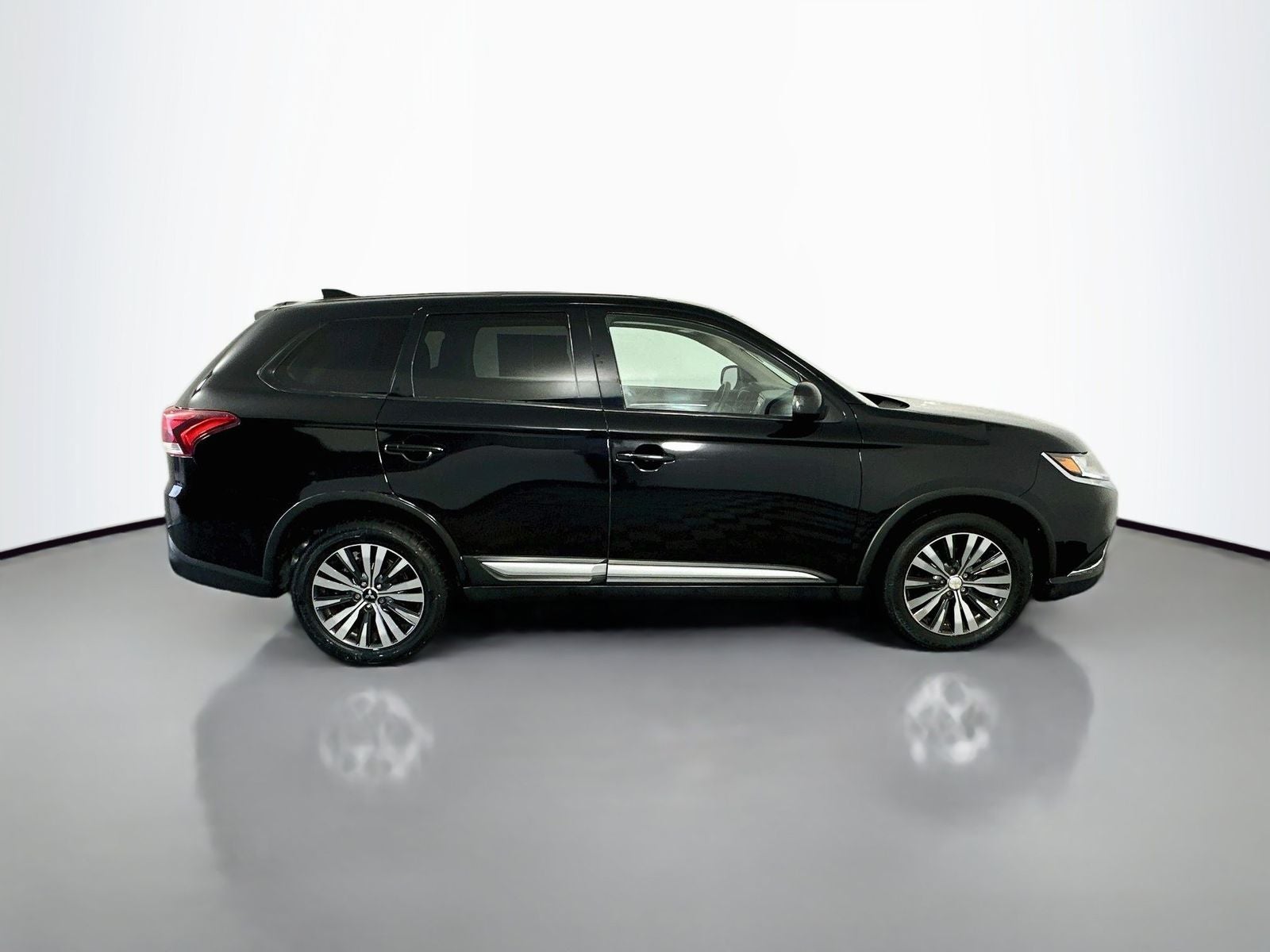 2020 Mitsubishi Outlander ES