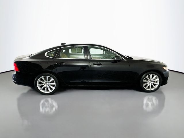 2017 Volvo S90 T6 Momentum