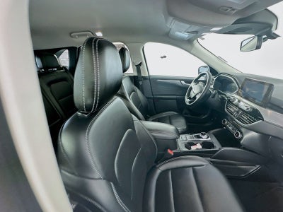 2022 Ford Escape Hybrid Titanium