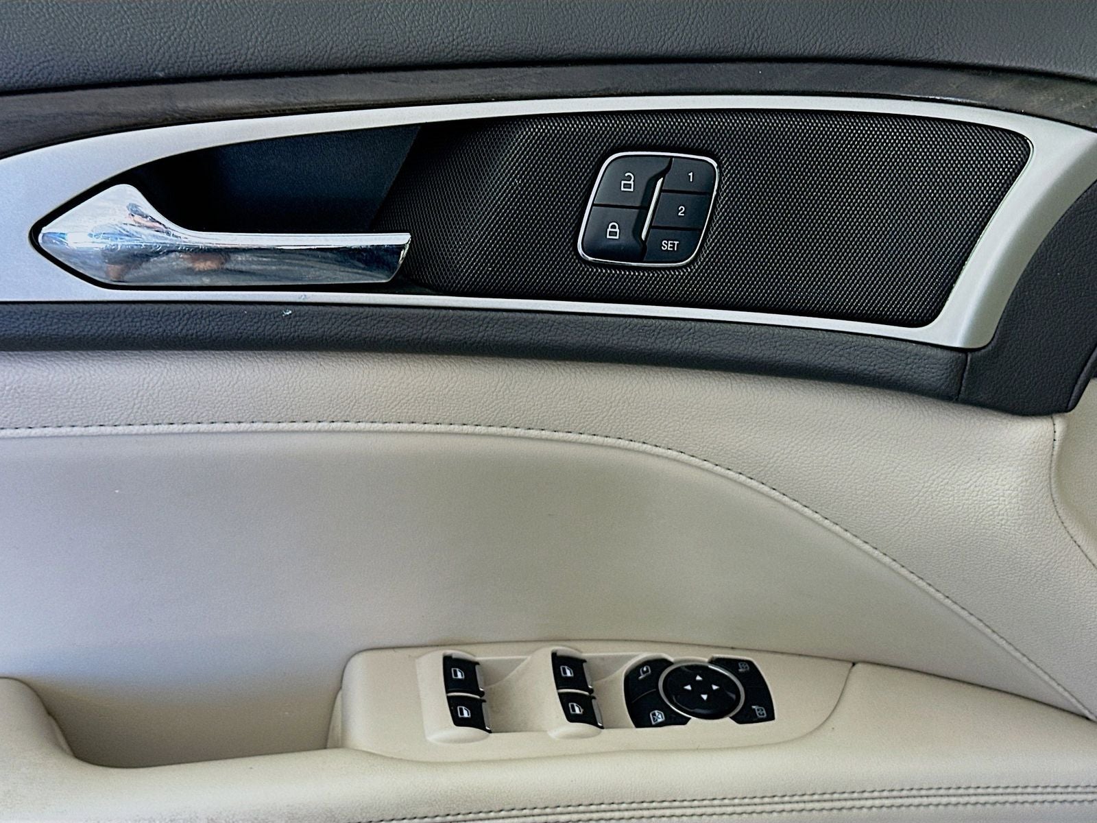2017 Lincoln MKZ Select