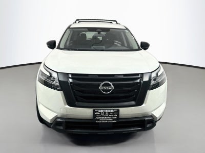 2022 Nissan Pathfinder SV
