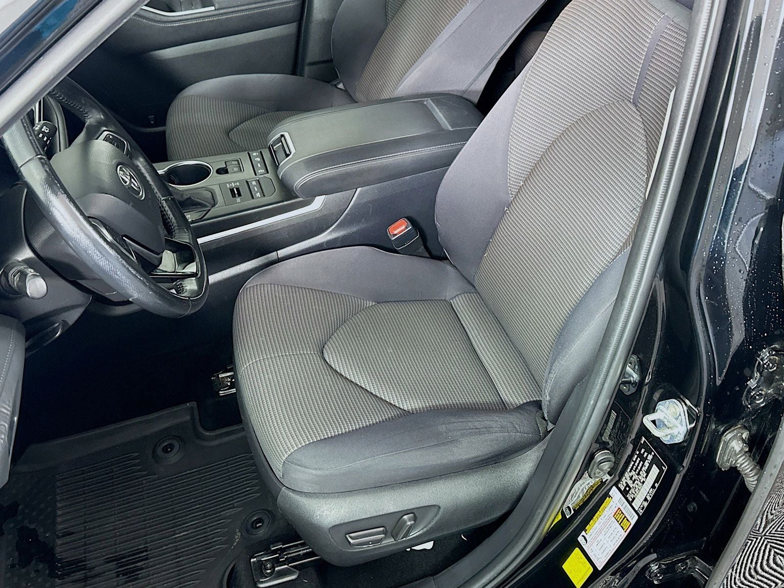 2020 Toyota Highlander LE
