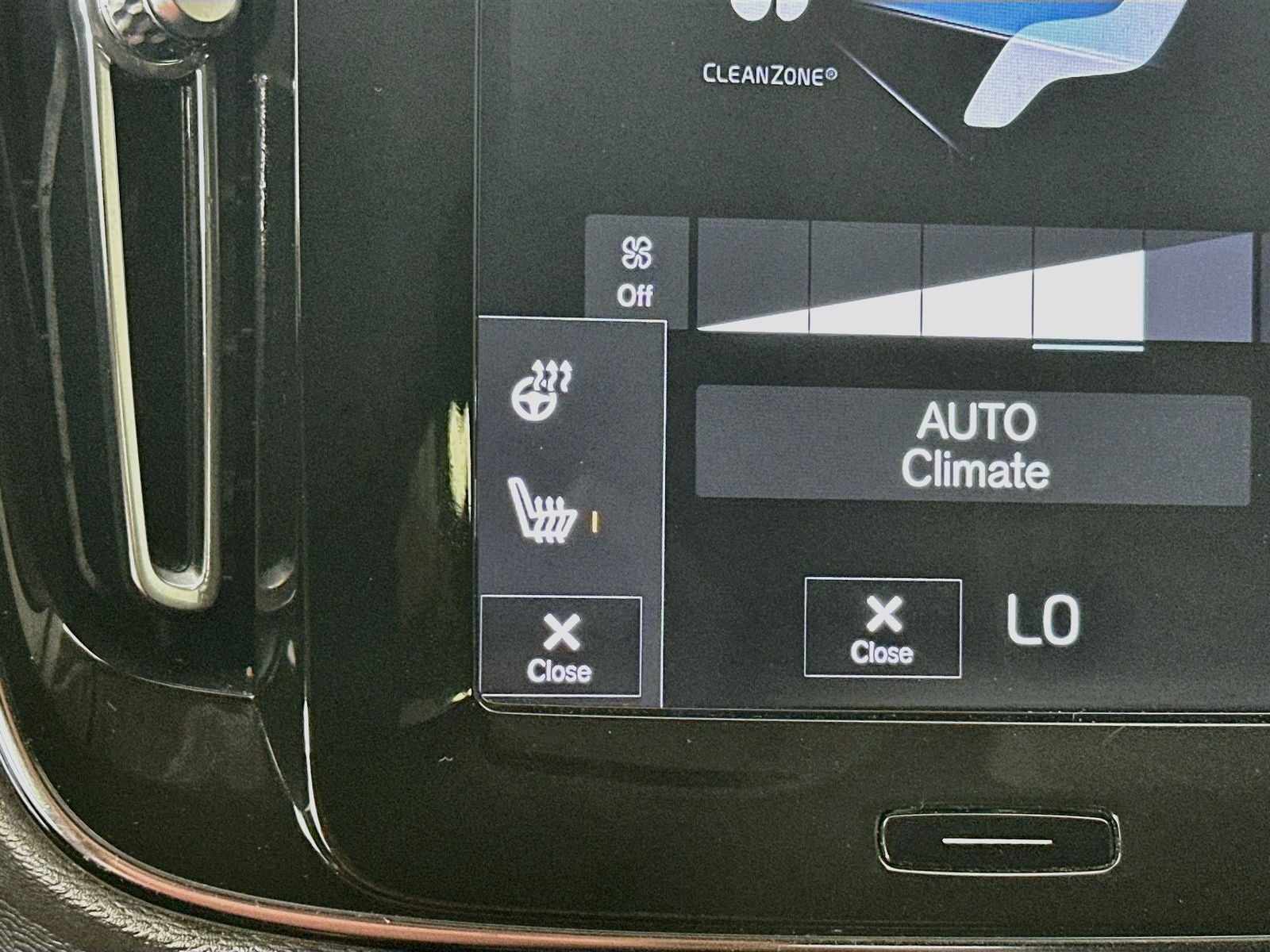 2020 Volvo XC40 Momentum