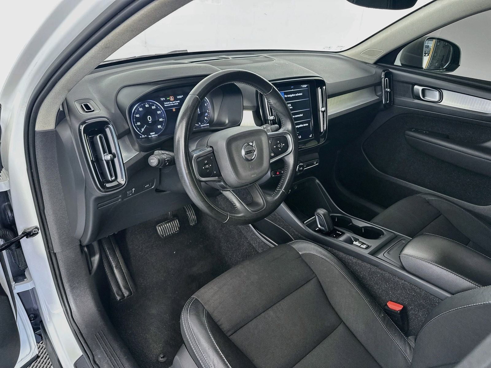 2020 Volvo XC40 Momentum