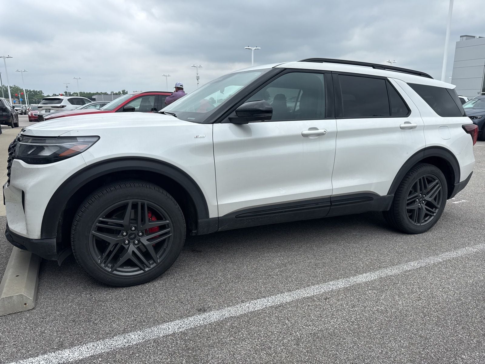 2025 Ford Explorer ST-Line