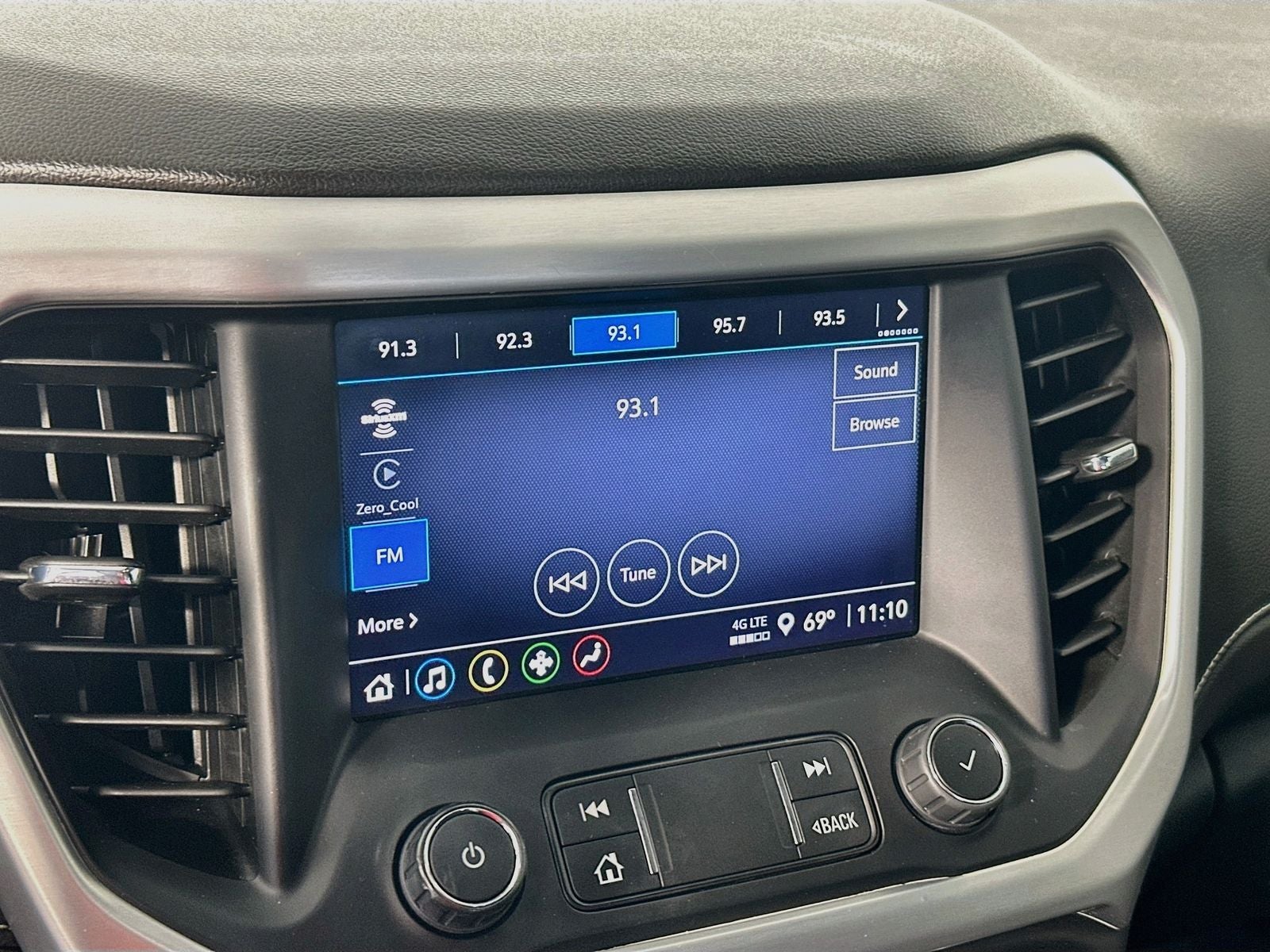2022 GMC Acadia SLE