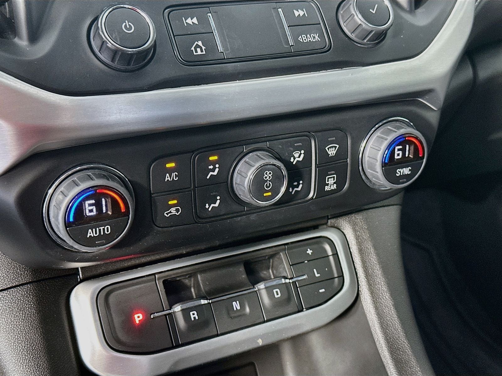 2022 GMC Acadia SLE