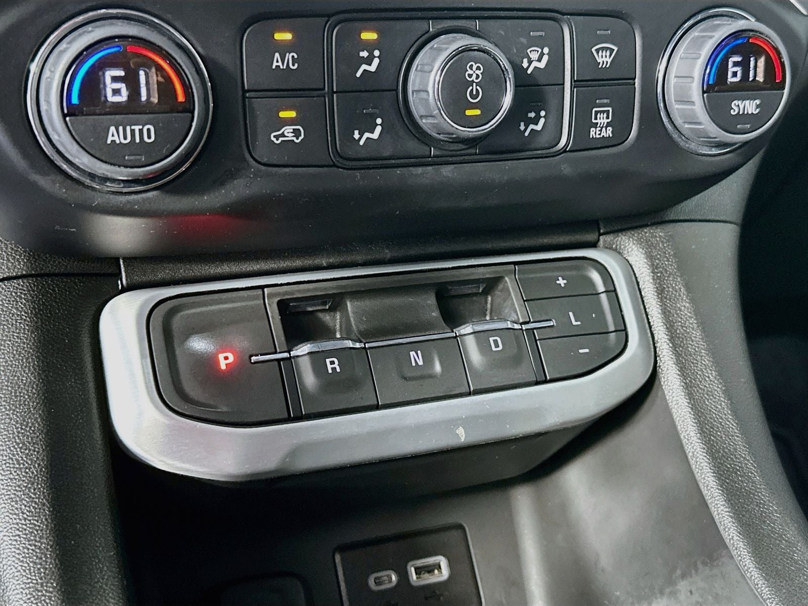 2022 GMC Acadia SLE