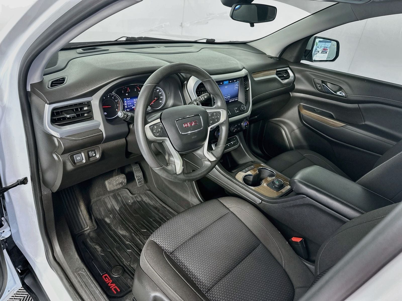 2022 GMC Acadia SLE