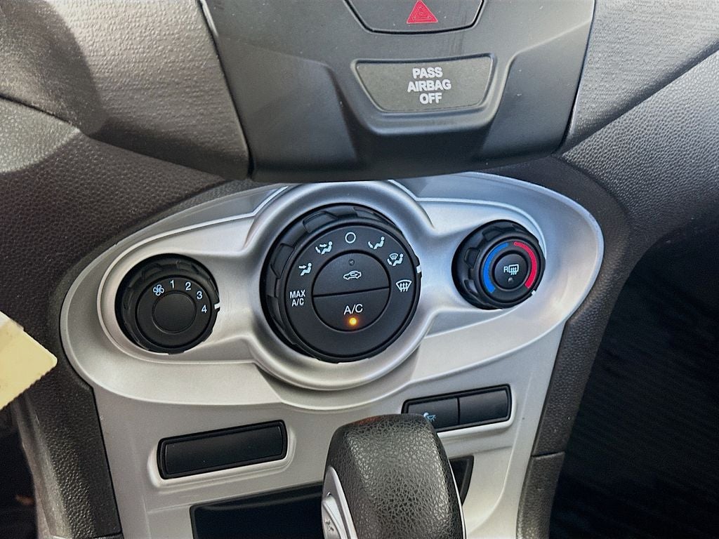 2015 Ford Fiesta SE