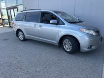 2015 Toyota Sienna XLE 8 Passenger