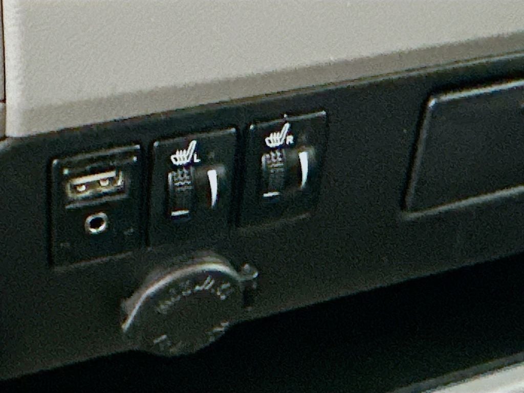 2017 Toyota Sienna L 7 Passenger