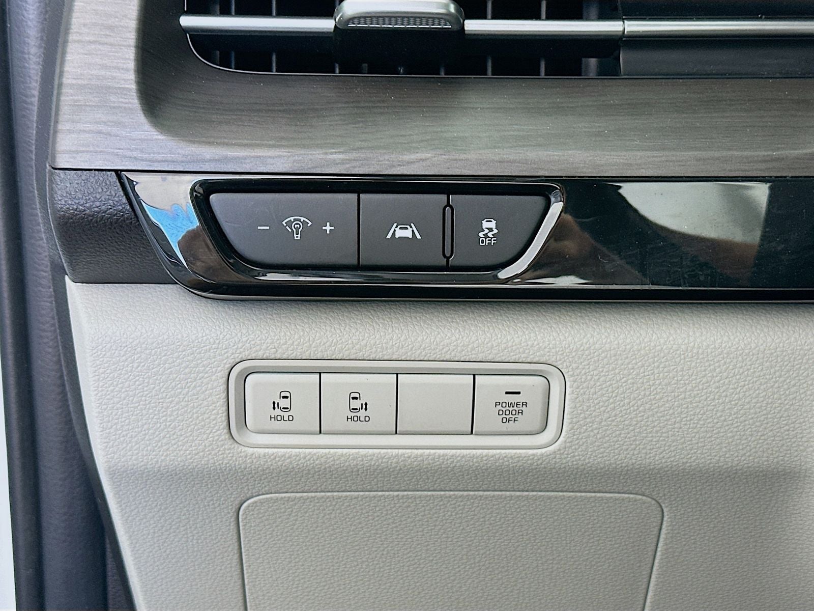 2023 Kia Carnival EX