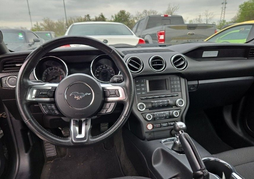 2016 Ford Mustang V6