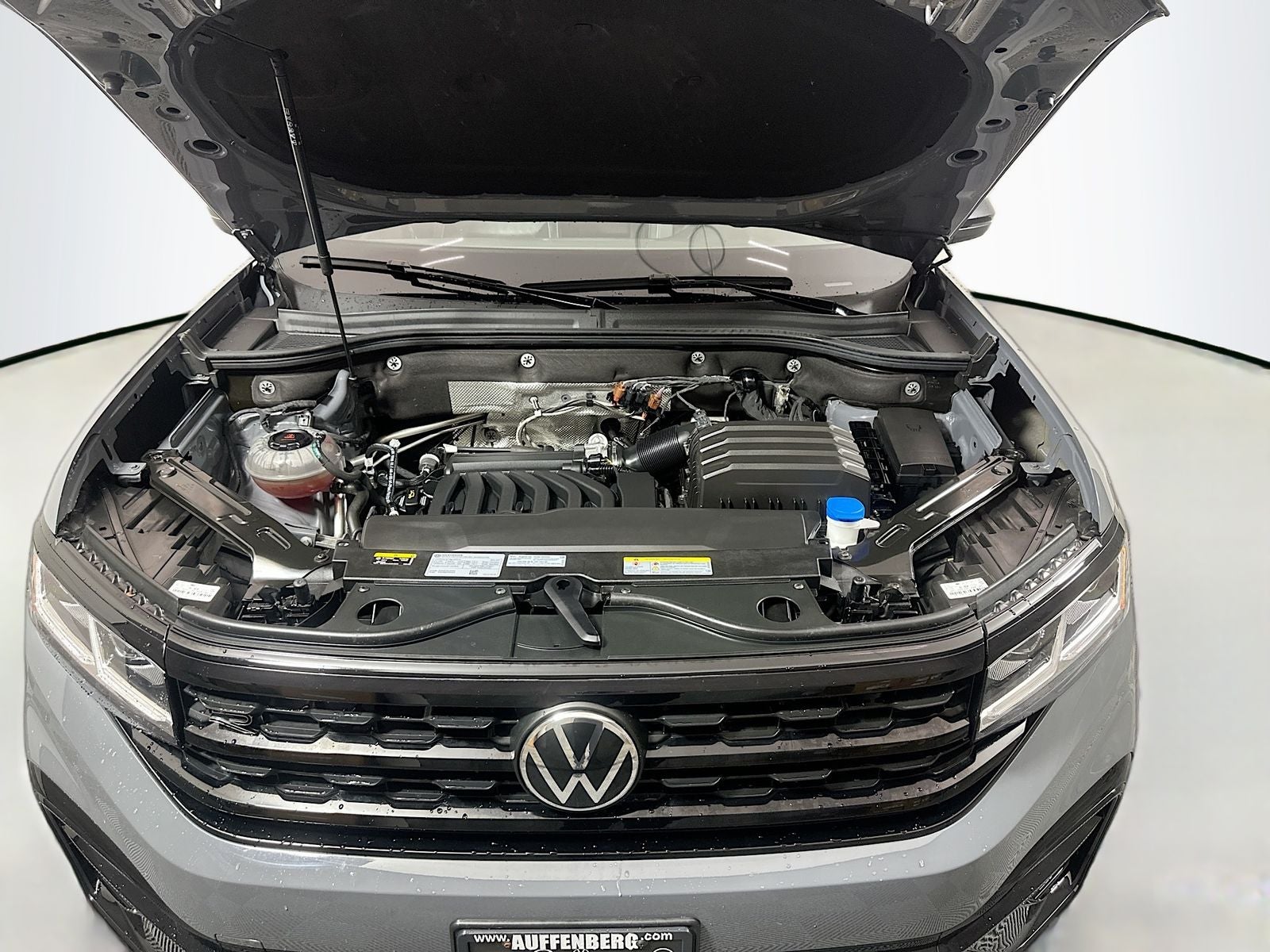 2023 Volkswagen Atlas Cross Sport 3.6L V6 SEL R-Line Black