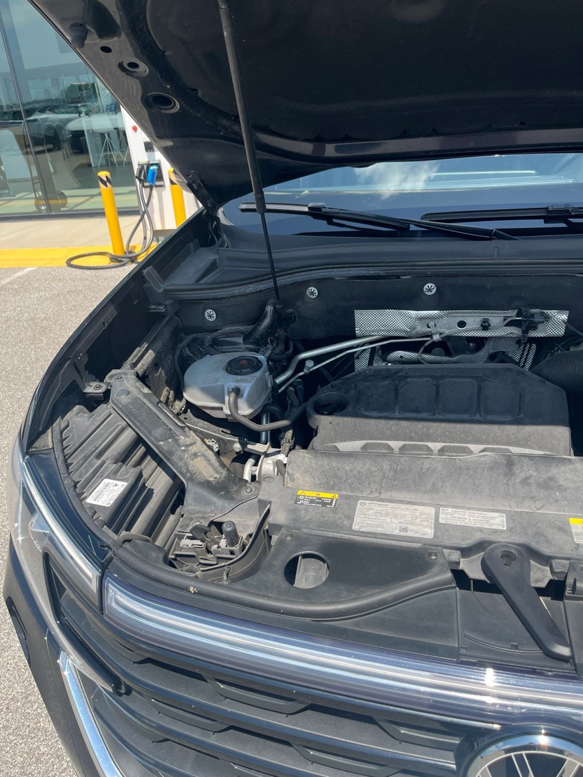 2024 Volkswagen Atlas Cross Sport 2.0T SE w/Technology