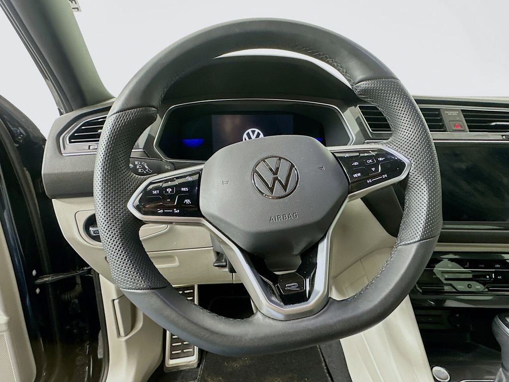 2022 Volkswagen Tiguan SE R-Line Black
