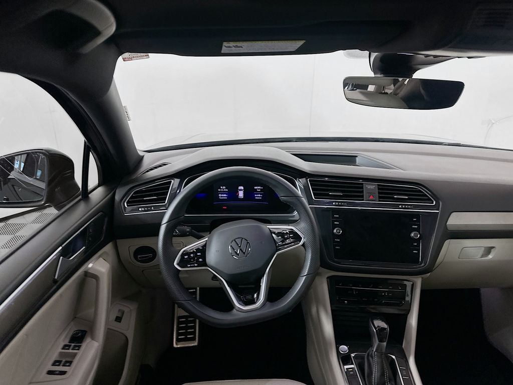 2022 Volkswagen Tiguan SE R-Line Black