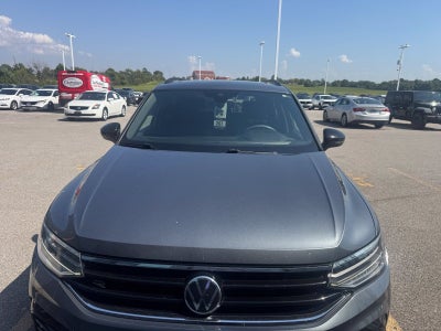 2023 Volkswagen Tiguan SE R-Line Black
