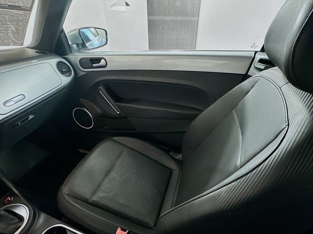 2013 Volkswagen Beetle Convertible 2.5L