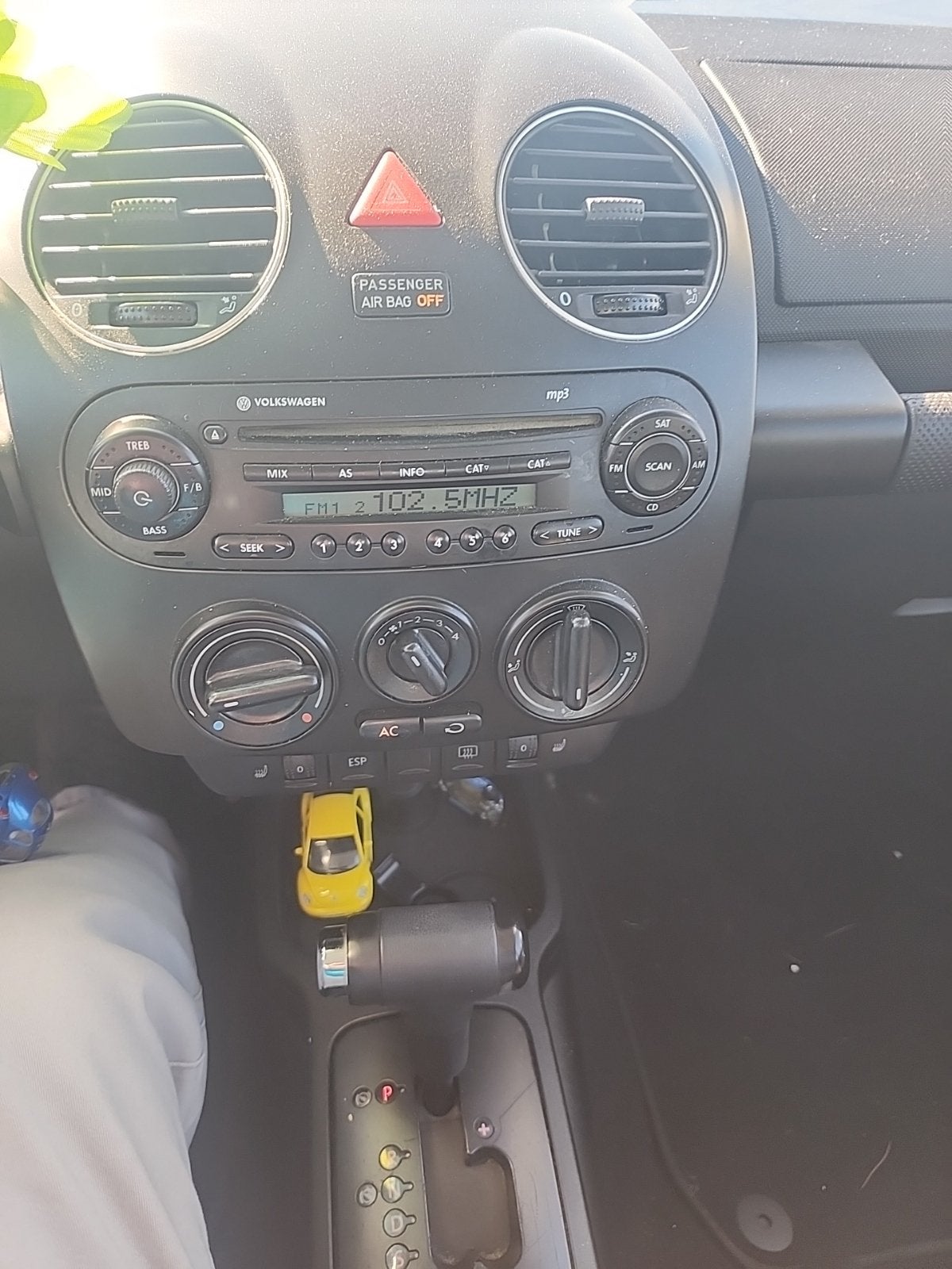 2009 Volkswagen New Beetle S