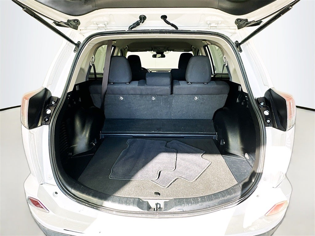 2018 Toyota RAV4 Hybrid LE