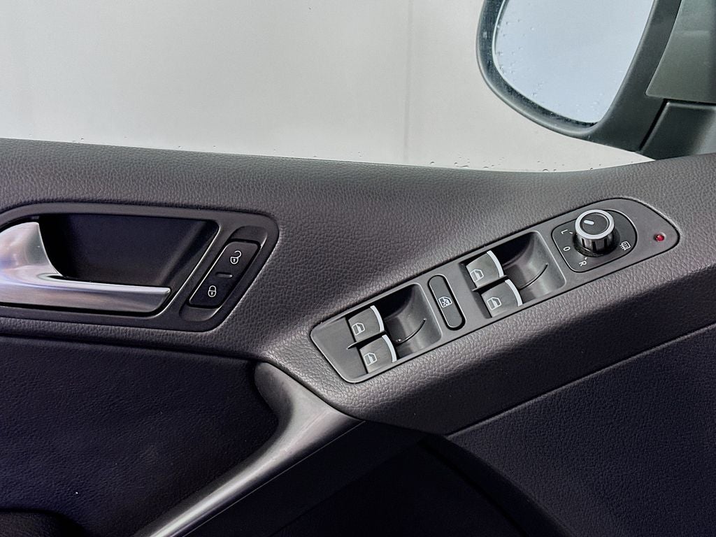 2011 Volkswagen Tiguan SE