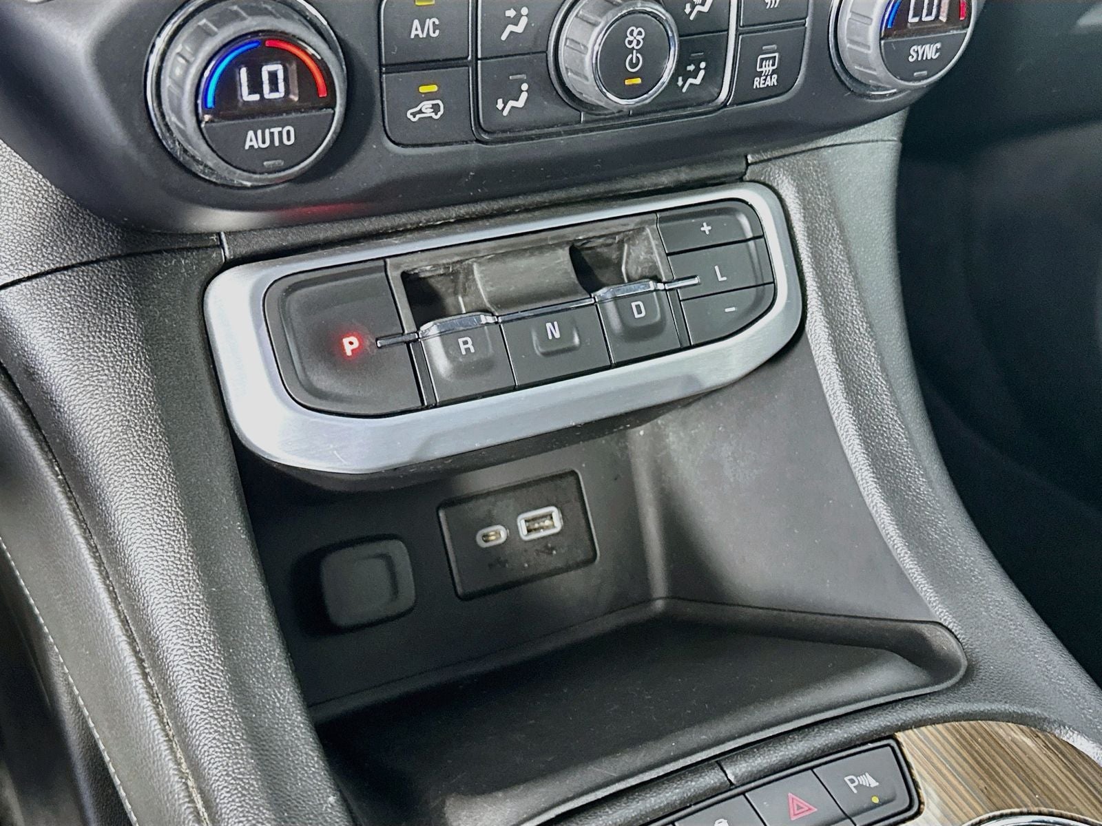 2020 GMC Acadia SLE