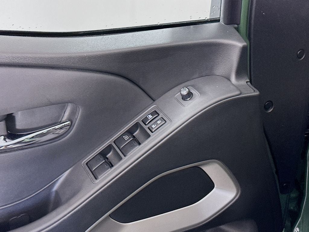 2024 Nissan Frontier SL