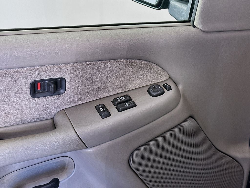 2000 Chevrolet Silverado 1500 LS