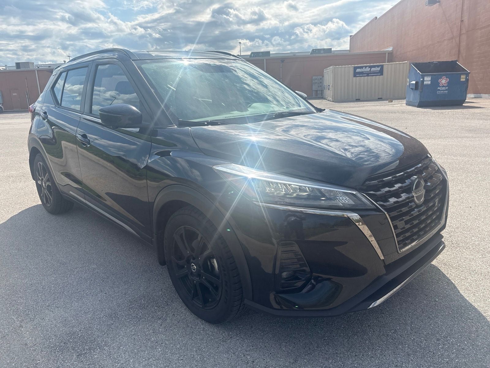 2021 Nissan Kicks SR