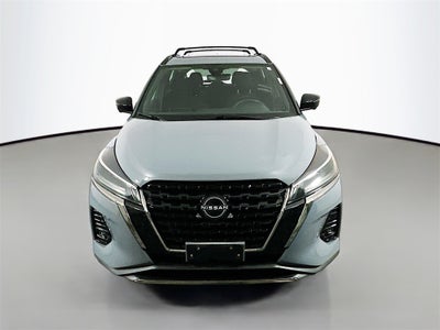 2022 Nissan Kicks SR