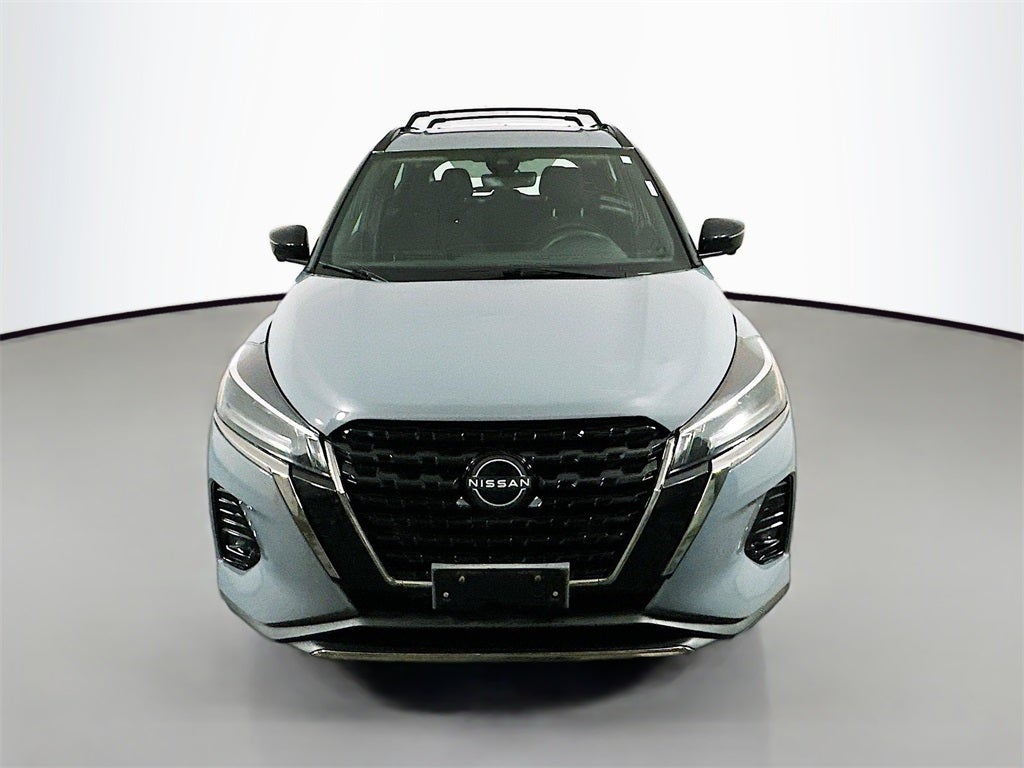 2022 Nissan Kicks SR