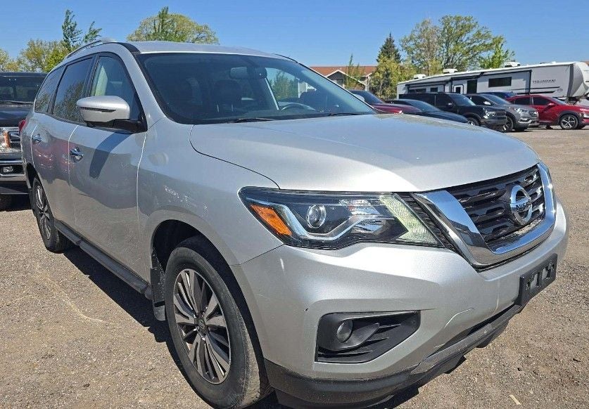 2017 Nissan Pathfinder SL
