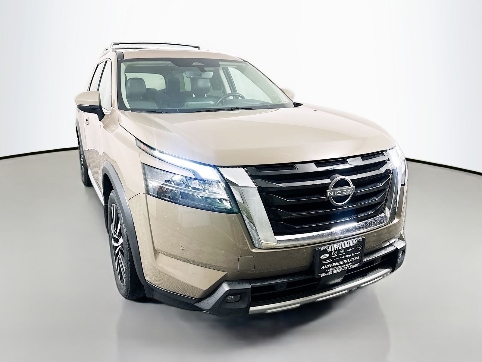 2023 Nissan Pathfinder Platinum